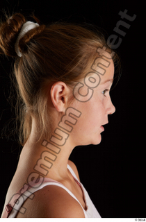 Isla  2 A head phoneme side view 0001.jpg